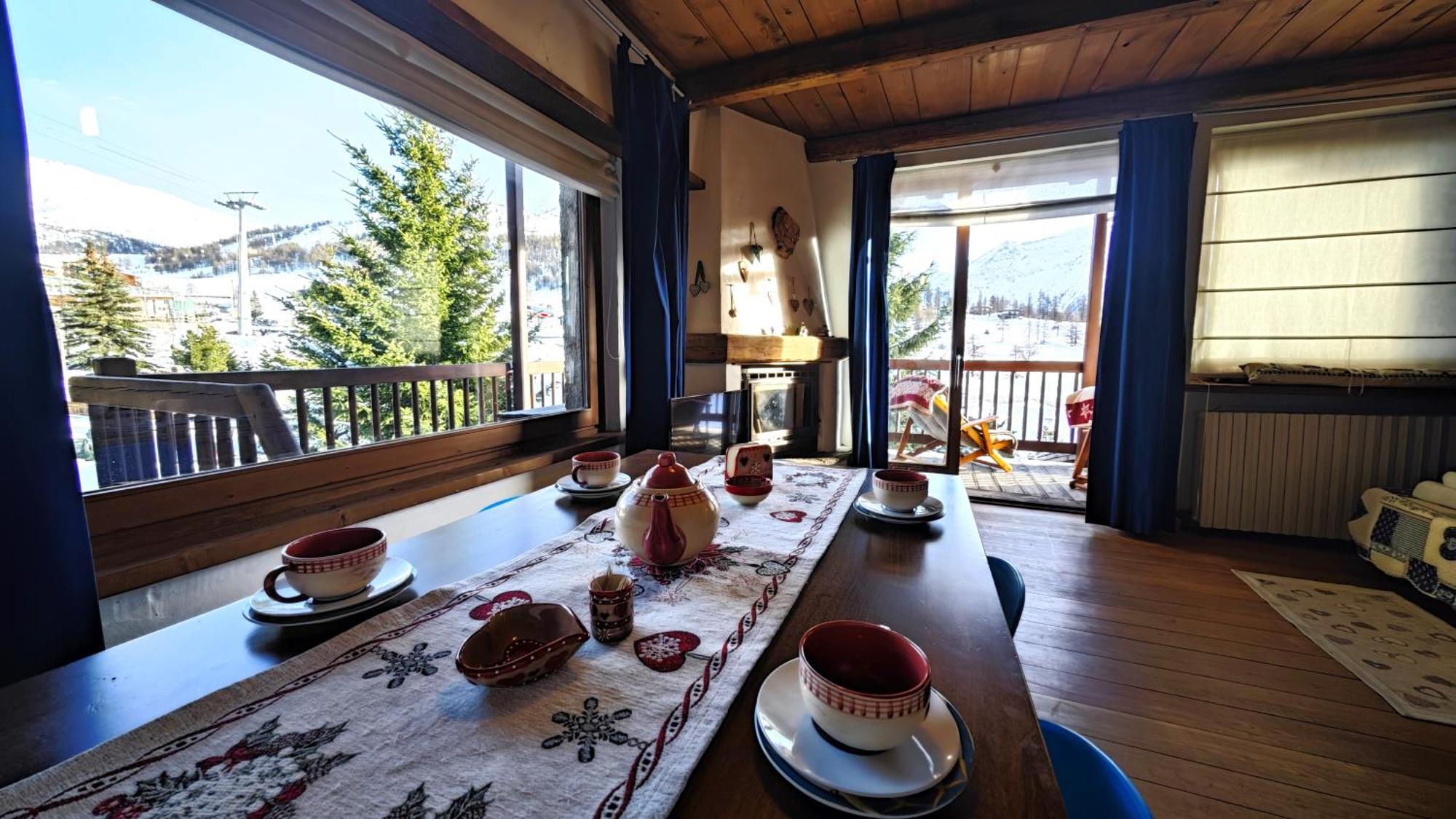 Hostdomus - Imperial Chalet Vila Sestriere Exterior foto