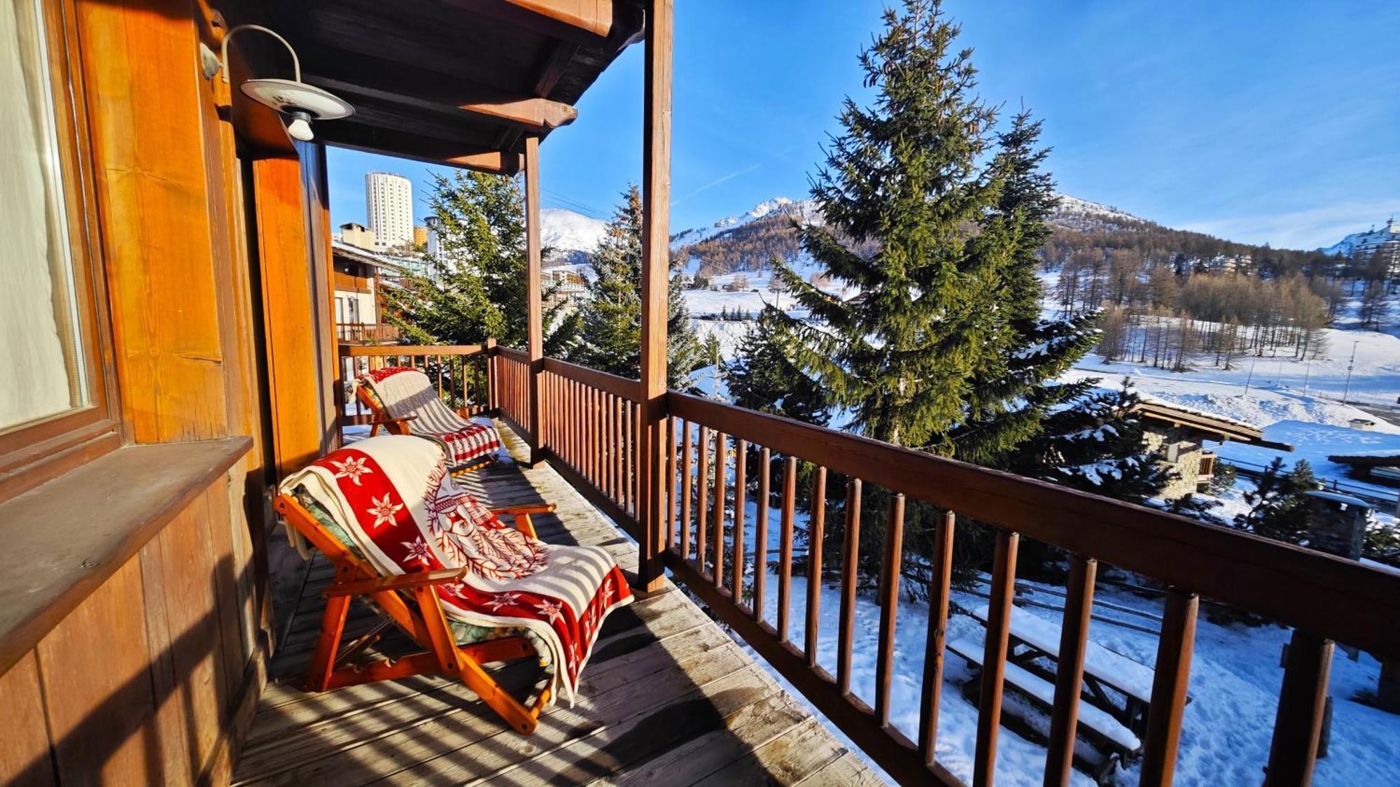 Hostdomus - Imperial Chalet Vila Sestriere Exterior foto