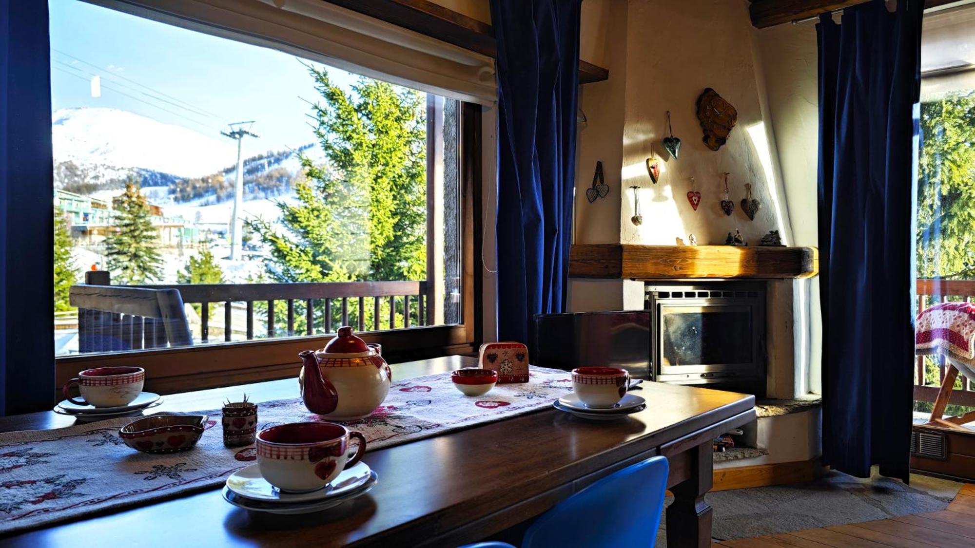 Hostdomus - Imperial Chalet Vila Sestriere Exterior foto