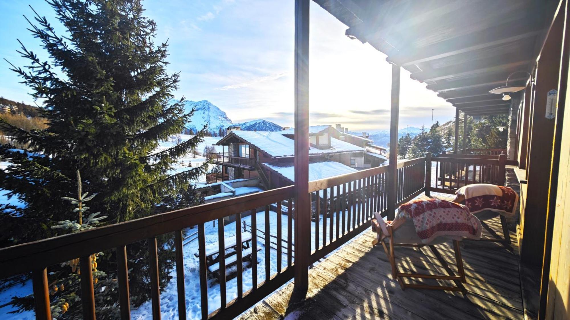 Hostdomus - Imperial Chalet Vila Sestriere Exterior foto